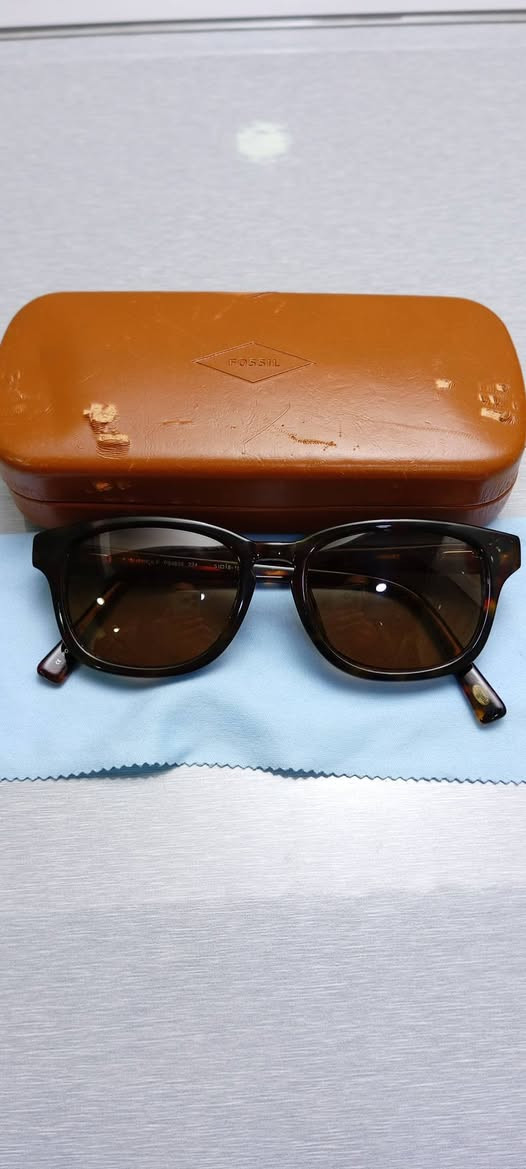 نظارة ماركة فوسيل
موديل نايك
عدسات: بوليكاربون

قياس: 51  

فلتر: بوليرايزد لحماية العين من أشعة فوق البنفسجية 

للاستفسار: واتس اب ***********
