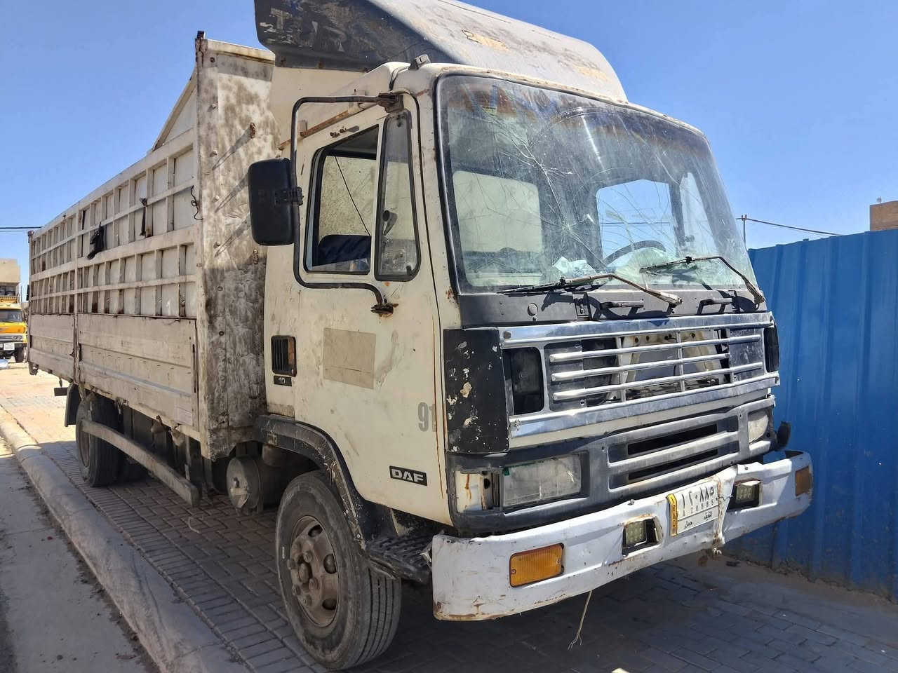 السلام عليكم سيارة داف للبيع مكينه هينو70 بيه صوت حصه الكاز 75مداور بسمنه العنوان  كربلاء السعر40وبيه مجال ***********
