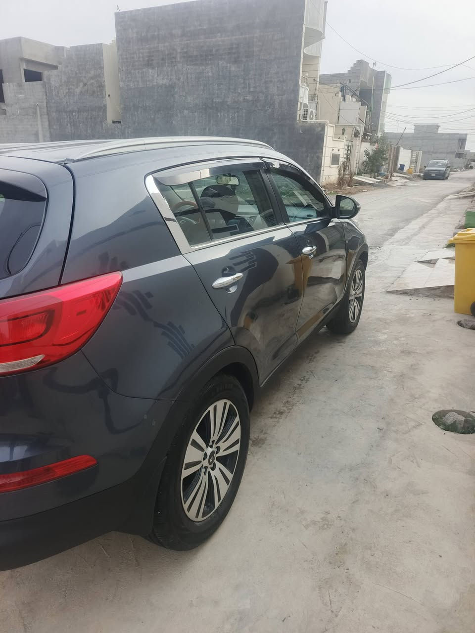 سلام عليكم سبورتج موديل ٢٠١٤ امريكي ضرر جاملغ خلفي والبرواز مصبوغ عام ماشية ٩٥ الف ميل مكينة جديدة وصدر امامي خلفي جديد ويل كب كروم السيارة جديدة مال جني رقم بغداد تحويل ثاني يوم السعر ١٠٠ و بيهة مجال حك الجية المكان تقاطع القدس هاتف ***********
