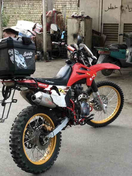 دراجه قفاز كاويار مكينة (250c) ماشيه (6k) ملاحظة ( دراجه بيها كمرك 5 اوراق ) 
عنوان بغداد+ ( مدينة الصدر ) 
رقم الهاتف ( *********** )
السعر ( خاص )
