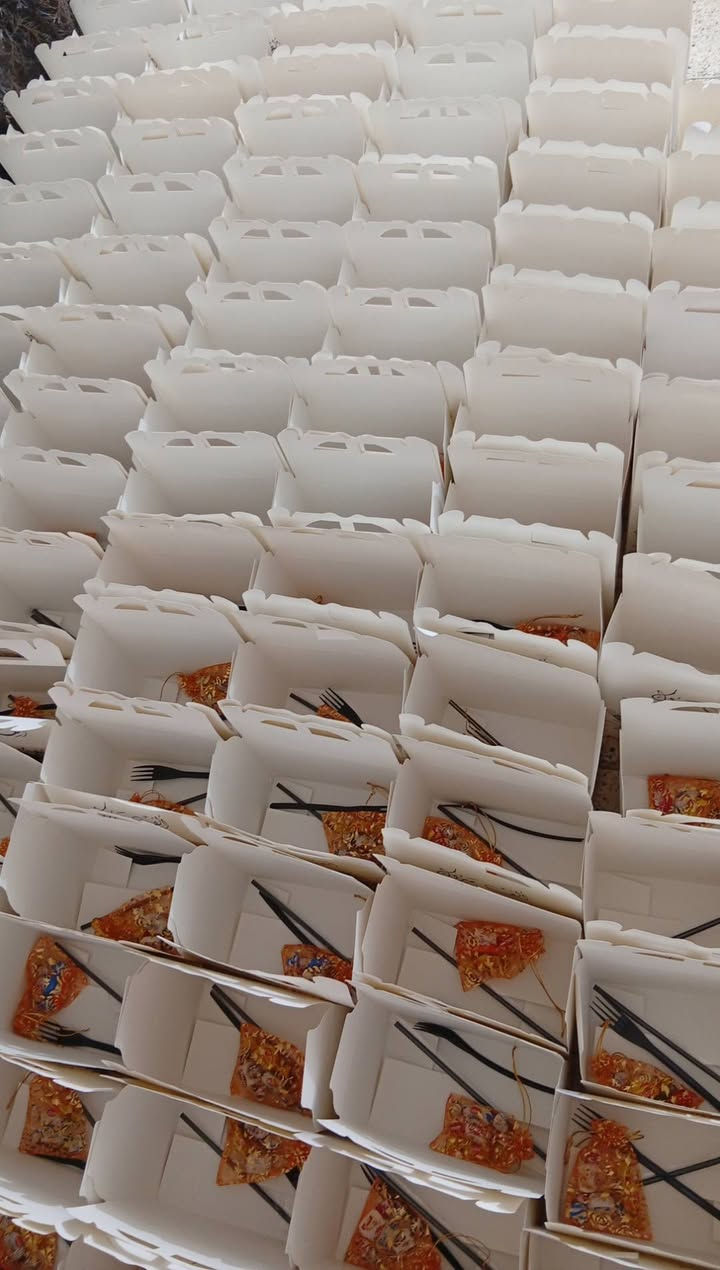 تم تجهيز ١٥٠ بوكس خطوبة حسب الطلب 🍰 
للحجز مراسلة الصفحة 
يتوفر توصيل داخل شهربان 🚗


**إذا كنت صاحب هذا الإعلان وتريد حذفه لأي سبب، رجاءا أرسل رسالة إلى الدعم الفني**