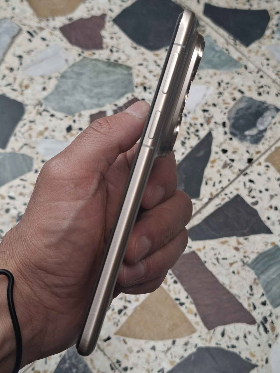 ((للبيع او للمراوس))

هواوي بيورا 80 الترا

ذاكره 512 لون ذهبي.

الجهاز بحاله ممتازه، اخو الجديد، مابي اي شخوط او ضربات ومداخل تصليح ابد..
غراضه الأصلية كامله كارتونه وشاحنه 100واط وگفر وباقي الاشياء موضحه بالصور
مكاني بغداد وماعندي توصيل
السعر مليون و300 الف وبي مجال

للتواصل ع المسنجر او على رقمي *********** بغداد, العراق
