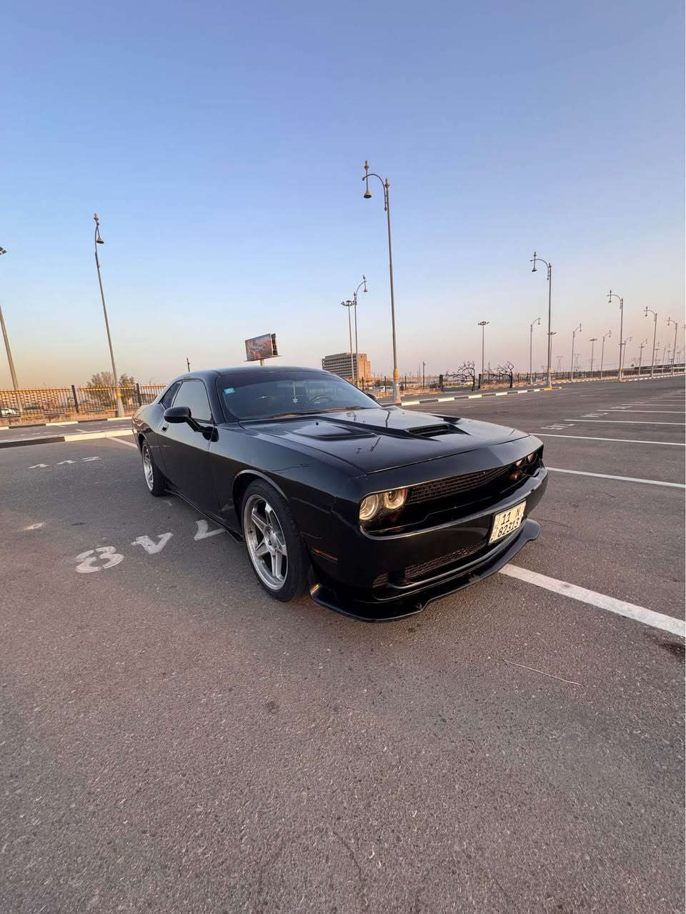 جالنجر R/T للبيع

جالنجر rt 5.7 V8

R/T اصل 

مديل 10 محدث 20

رقم بغداد دولي 

محرك وكير جدد  
تبريد ثلج منظومة جديدة

عربانة خلفية + حدادة امامي جديدة .

مصبوغة اسود شذري جمالية وحادثها جاملغ امامي وتصليح جداً بسيط بالجاملغ الخلفي والسونار مرفوق بالصور سويتة قبل كم يوم يم المندلاوي . السيارة بديهة شرط شخط ما بي

ويل 20 امريكي اصلي + تخم تاير مشلن اصلي 

السيارة محدثة بالكامل امامي وخلفي تحديث rt .
عليها اكسل srt + سلف srt 

كزوزات بلادية وعليهة ادامة كاملة .

مكاني البصرة
السعر ٨٥ 
رقمي *********** البصرة, العراق
