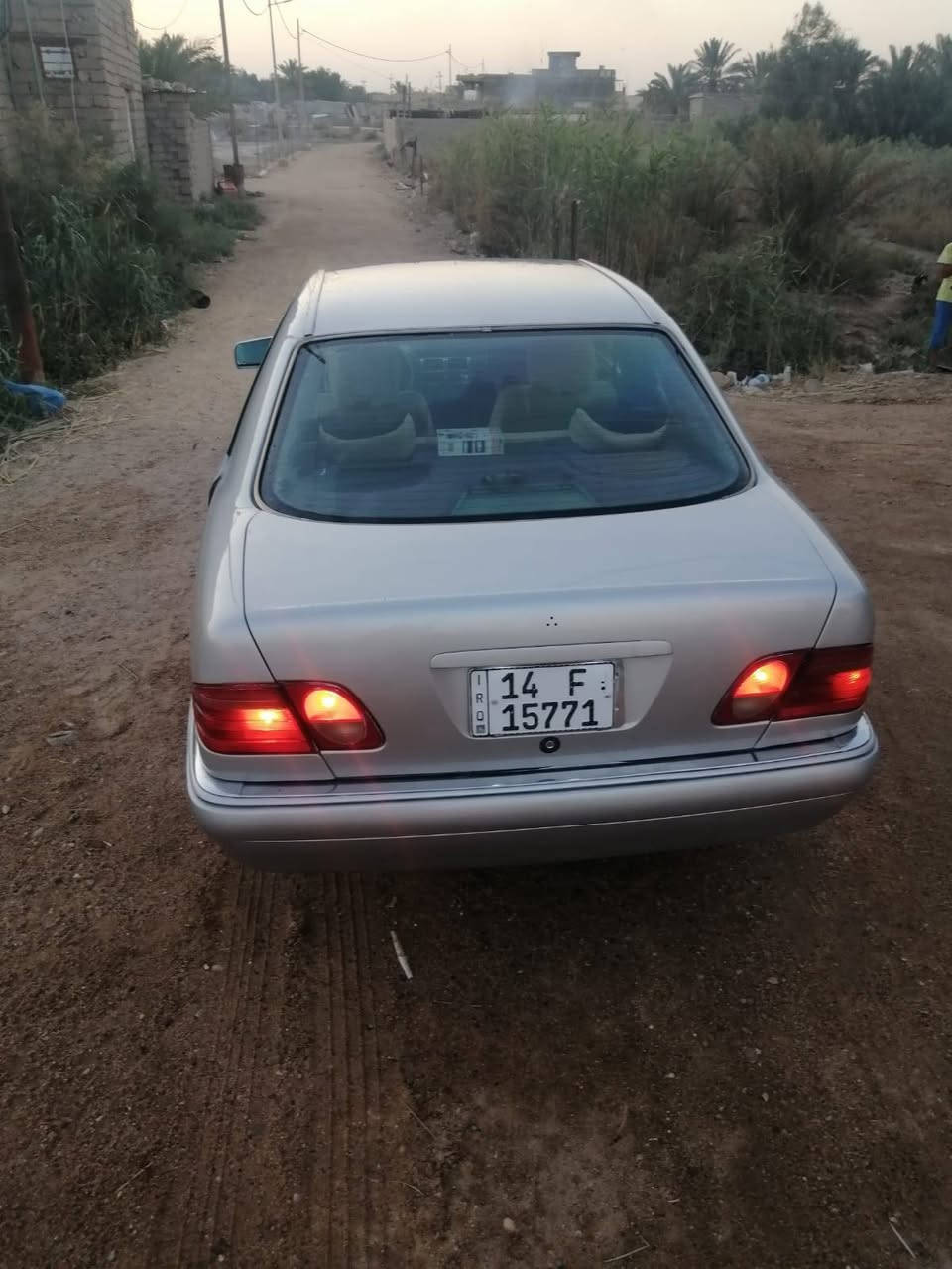 السلام عليكم مارسدس ام عيون مديل 96رقم جديد السنويه بسمي مصبوغه عام جماليه مكان السياره البصره قضاء المدينه السعر 70 وبيه مجال  مكلف بالنشر رقم صاحب السياره ***********
