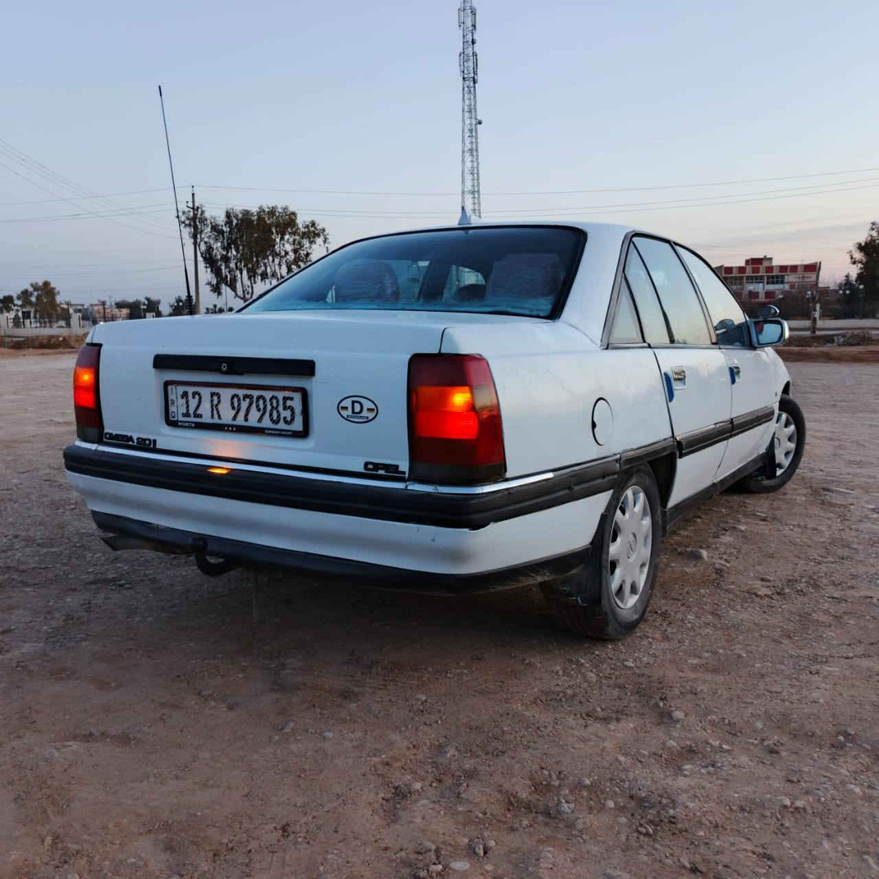 اوبل وميكا 
حجم 20 موديل1992
محرك كير اكسل جديده
شاصي شرط كهربائيات كلها شغاله
تخم تاير امامي خلفي جديد
رقم نينوى 12 
 تحويل من شرعي
سعر قفل 40 
***********
مكاني تلعفر
