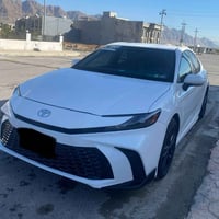 تۆیۆتا کامیری 2025 هايبيردHEV تەنها 8 هەزار رویشتوە  رەنگی سپی  ئێرباک...