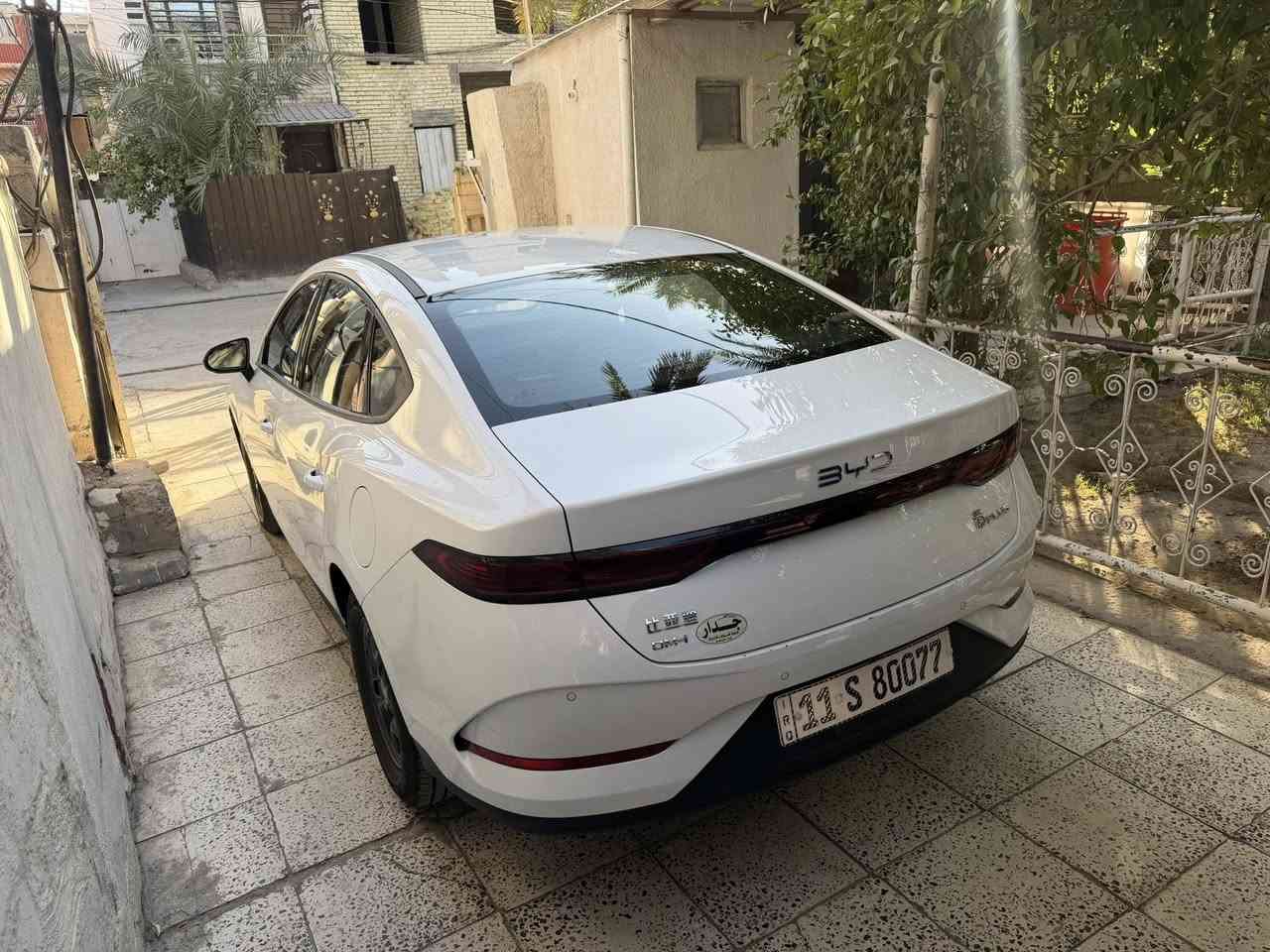 السلام عليكم كن بلاص ماشية 2000 اخت الزيرو بيهة بارد اصبعين اسفل الباب موضح صورتة بالمنشور السعر 126 وبيهة مجال بسيط رقم بغداد مميز باسمي *********** مكاني بغداد العامرية
