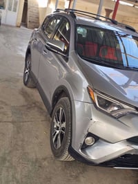 راف فور موديل 2018 ماشي 102 الف ميل  ضرر باب الجنطه فقط  سعر 175 07806...