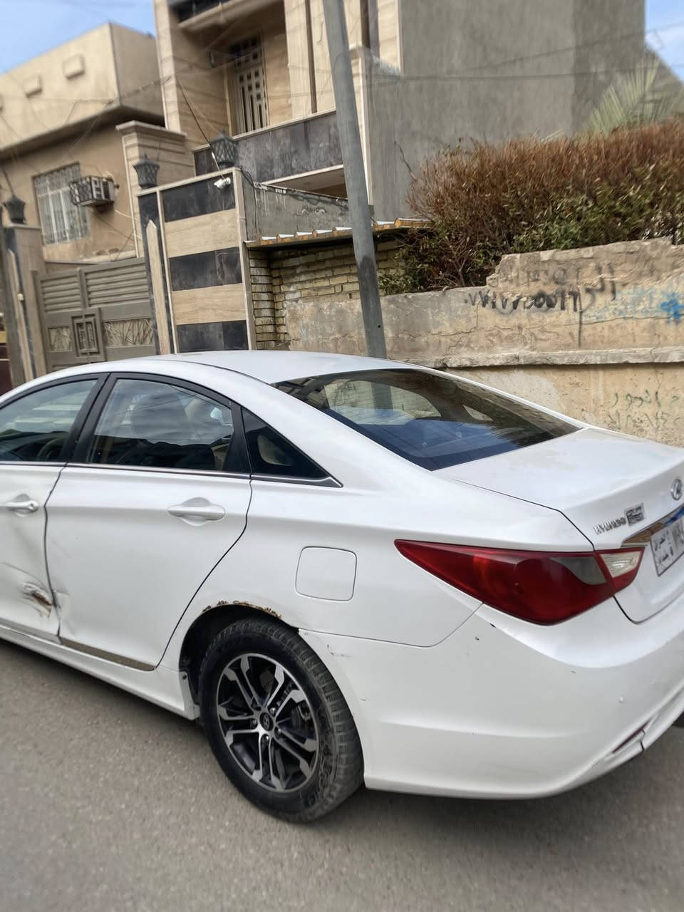 السلام عليكم
سوناتا 2011 خليجي 
محرك 2000 دوش
ادامه كامله للبانزين 
تخم تاير 
صدر امامي خلفي جديد
تبريد شغال 
دوشمه جديده 
شاشه كامره
بيهه نواقص بسيطه
مكاني بغداد(حي الجامعه)
السعر 88
***********
