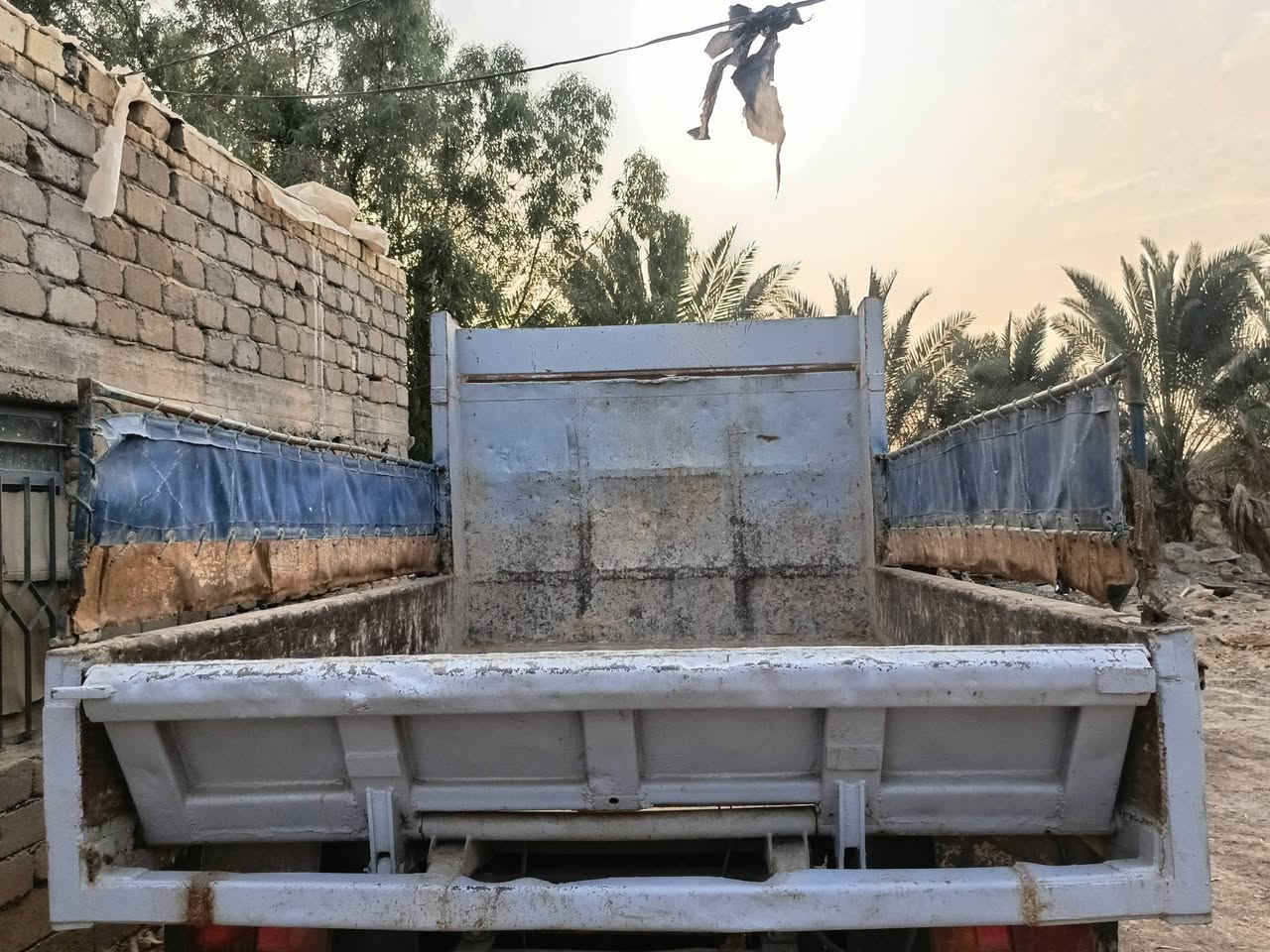 هينو ارنكر بحاله جيده مكينه وكير نضيفات اكسن بحاله جيده شاصي تحويل ثاني يوم بسمي هزه جديده شراي اتصل وبيك خير وتدلل ***********
