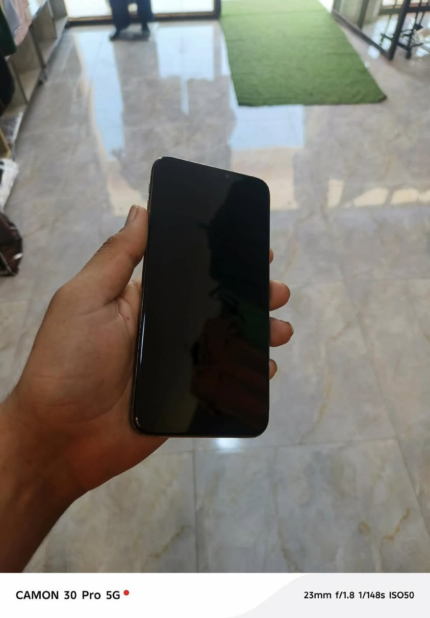 سلام عليكم جهاز للبيع اكس ماكس مستبدله شاشه وبطاريه اصليه الشاشه بيهى نقطه بيضه مام اثره عله الجهاز لمسه خير من الله السعر 120الستفسار على الخاص


**إذا كنت صاحب هذا الإعلان وتريد حذفه لأي سبب، رجاءا أرسل رسالة إلى الدعم الفني**