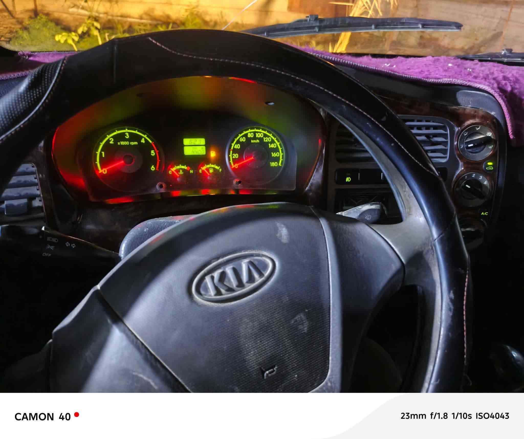 السلام عليكم كيه موديل 2006مسكر بم ونوزل سياره حلوه وجاهزه تخم تاير حداديه جديده مكينه وكير جديد شاصي مكفول السياره اصوليه رقم نجف صدامي ماعليه لا ضريبه ولا قرامه ألف مامطلوبه السياره ابيع بدون راعي هل موجود اتكفل سرقه وعشائر سعر 55بيه مجال ***********مكان السياره النجف  الحيدريه
