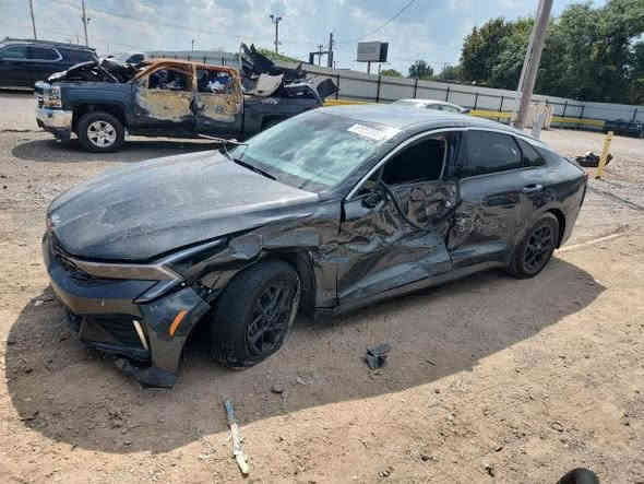 ( العز للمزادات الامريكية والكندية )
📣 اعلان مزاد : بيع مباشر 
✳️ نوع السيارة :- 2025 KIA K5,Lxs
الموديل :-2025
نوع الوقود :- (بانزين)
سعة المحرك :- 2.5L_V4
السعر : $6.700—- يعني 76 ورقه
المسافة المقطوعة: 29,435mi 
تاريخ المزاد :- بيع مباشر 
الضرر :ـ كما موضح في الصور
—————————————
* ملاحظة : جميع سيارات الهايبرد او الكهرباء تكون معفية من الكمرك والضريبة ويكون الرقم على الدولة .
—————————————
 ✅ بالإمكان ادخال السيارات بكتاب الشهداء👍🏼
 ✅ بالإمكان ادخال السيارة بكتاب الضباط المتقاعدين 
أو كتاب شهداء 
—————————————
✳️ الشراء من جميع الولايات الأمريكية
✳️ خط شحن على افضل شركات الشحن وأسرعها 
✳️ تأمين شامل للسيارة 
✳️ كار فاكس مجاني 🆓 
✳️ سستم وتطبيق تتبع للزبون لمتابعة سيارته اول بأول 
✳️ افضل أسعار الشحن وأنسبها 
 ✳️ تخليص جمركي متكامل للسيارات وإيصالها إلى جميع محافظات العراق 
—————————————
العنوان :- الأنبار - الخالدية - قرب جسر الصديقيه
📞رقم الهاتف : ***********
📞رقم الهاتف : ***********
*رابط كروب الواتساب*
https://chat.whatsapp.com/BqhJx5PxsY77aTaBmqgCh2
