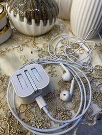 ايفون 13 • شاحن • توصيل مجاني