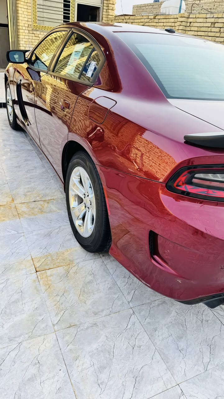 سلام عليكم
چارچر موديل 2018 اصل SXT 3600 
محدثه RT لون كرزي مميز
حادثها خفيف بيها بنيد مبدل للتحديث 
جاملغ مبدل
وجاملغ الثاني مصبوغ اثر شخوط 
السيارة جاهزه خير من الله متعوب عليها 
لايتها ثلاث الوان تحكم ع تلفون منضومه كامله
تخم تاير جديد ويل كروم 
كلشي بيها جديد وسستم جهاز كامل
عليها نانو سراميك 
ماشيه 95 الف حقيقي
رقم بغداد 
سعرها 205 وبيها مجال قليل السياره خير من الله جاهز من كلشي مال بيت ع ايدي مكينه كير حداديه جديد ادامه كاملها عليها 
رادار خلفي بيها
كامره خلفيه
شاشه كبيره 
مكاني ناصريه سوق الشيوخ
***********
