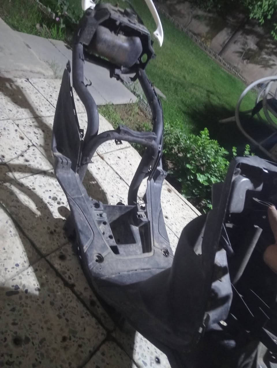جمعه وصلاة على محمد للبيع شاصي كامل نضيف مال ماكس عدله وتانكي وسوادات بلاد ومكينه فارغه بيه روله 300 شلعه وحده ب175 مكاني بغداد الدوره *********** فقط سي مكارت
