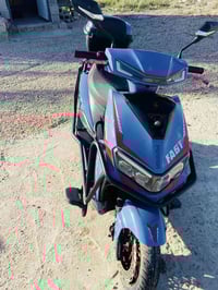 شحن 6 بطاريات اسمه الشبح موديل 25   تشغيل عن بعد لايتات زنون عالي وناص...