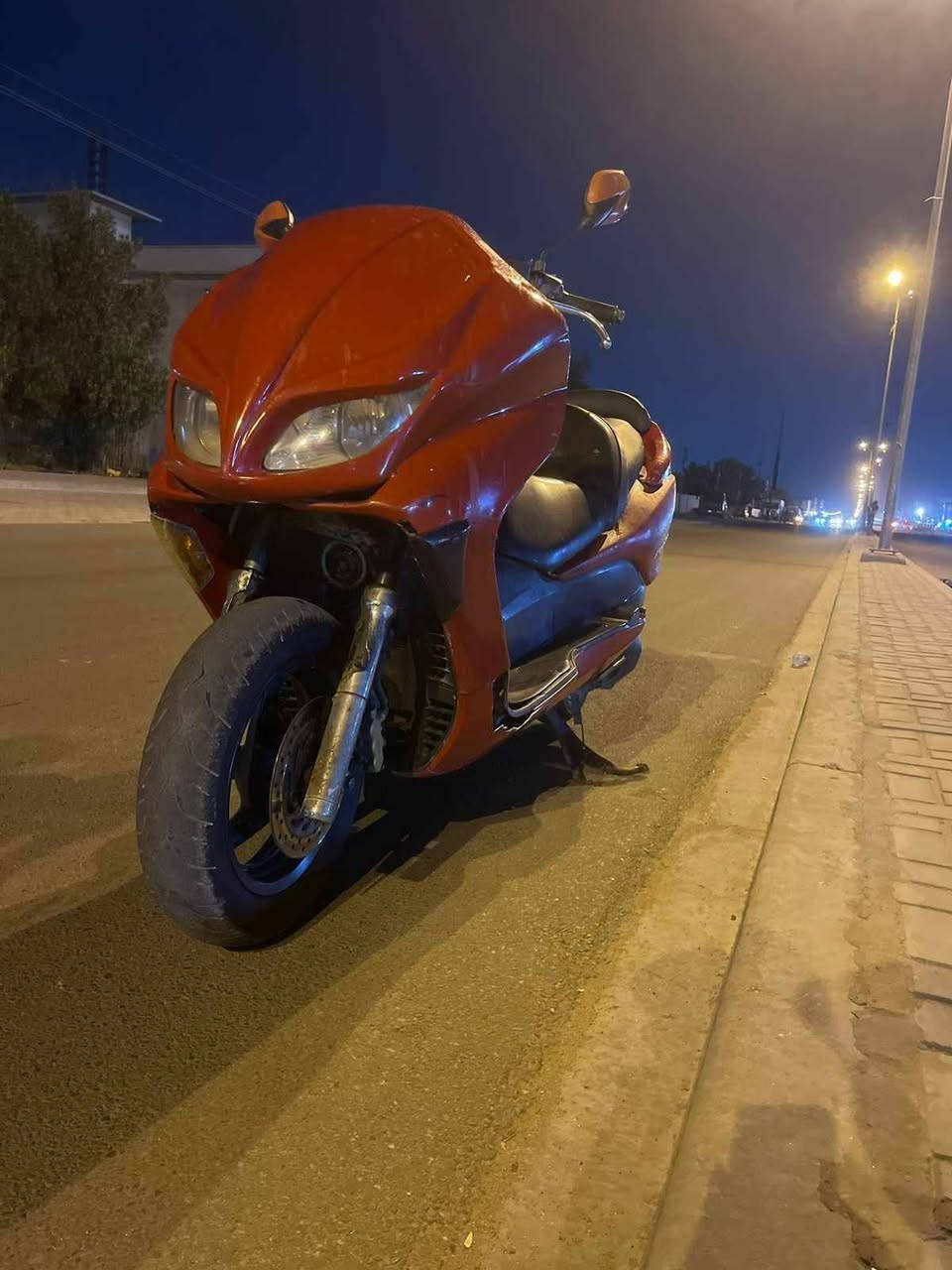 سلام عليكم دراجه فورزه للبيع 0.8دراجه نضيفه فول مواصفات ناقصه فقط ويل خلفي مكاني بغداد حي العامل للستفسار *********** السعر ٤٠٠ وبيهه مجال
