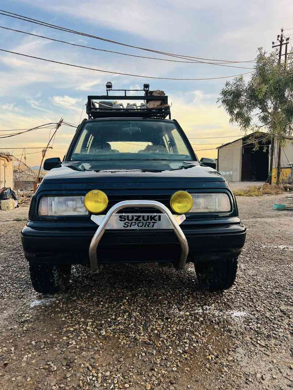 سلام عليكم سازوكي فيتاره موديل 1994 سياره حلوه كير مكينة نضيفات فور ويل شغال سياره نضيفة وما متعوبة 
سعر 45 وبيها مجال 
***********
