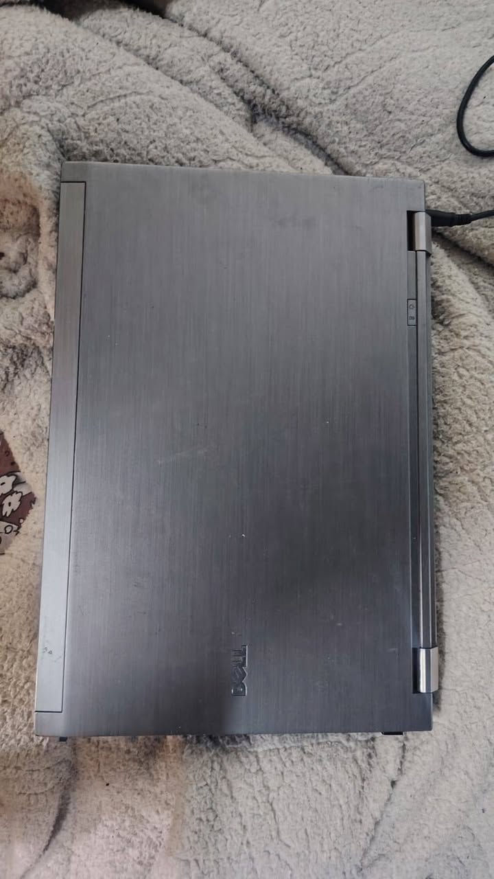 سلام عليكم ورحمة
الابتوب استخدام قليل تنظيف مابيه اي نقص بس بطارية رايده نقص شاحنة موجودة ماوس موجود الاصلي كارت الشاشة نفديا معالج 7 جيل 3 رامات 4 مكاني بغداد شهداء السعر 115 وبيه مجال الشراي رقمي ***********
