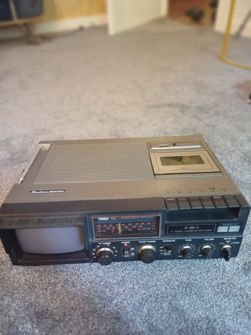 العدد 3
٢ راديو تلفزيون ،،،،، كارتون
       ١ راديو تلفزيون مسجل
        سعر الكل ب ٥٠٠ ،،،، الف


**إذا كنت صاحب هذا الإعلان وتريد حذفه لأي سبب، رجاءا أرسل رسالة إلى الدعم الفني**