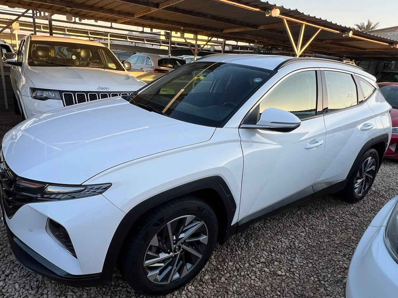 سلام عليكم توسان 2023 ماشيه 39 الف فول عدا البنراما صبغ باب والباقي كفاله بأسمنه تريد تحويل أو وكاله السعر 198 وبيها مجال المكان الحله مركز المدينه للاستفسار ***********
