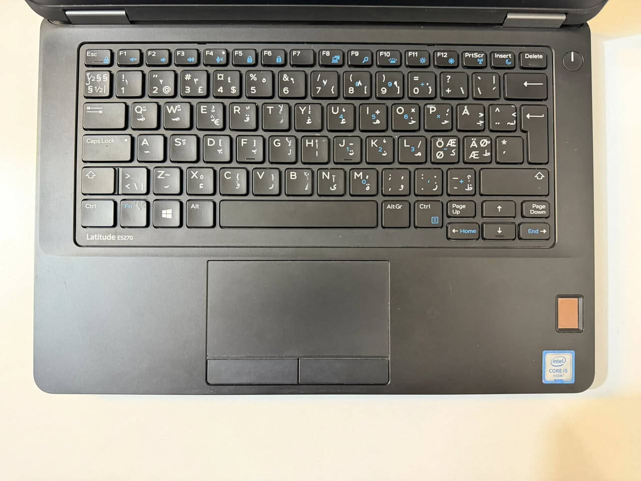 لابتوب dell E5270 جيل سادس للبيع
نظافة 99% 
المواصفات
Core i5 6200U 2.30GHz
ram 16g 8x2
256 g m.2 ssd
Windows 11 pro
الملحقات 
شاحنة و حقيبة و ماوس

السعر 140 الف


**إذا كنت صاحب هذا الإعلان وتريد حذفه لأي سبب، رجاءا أرسل رسالة إلى الدعم الفني**