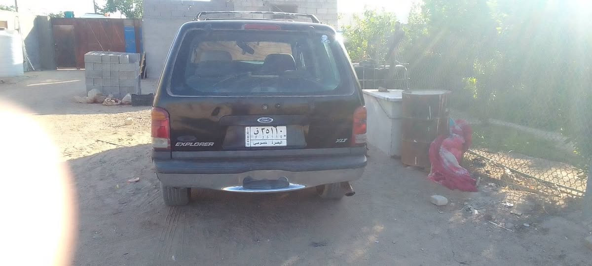 سلام عليكم للبيع فورد اكسبلور موديل 2000رقم بصره مشروع وطني مكاني بصره زبير مكينه 3000سعره 30وبيه مجال حكه جيه/***********@***********
