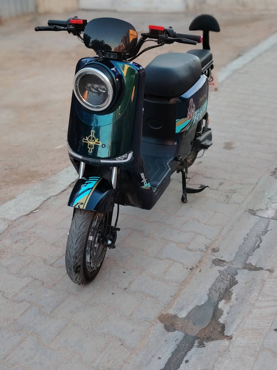 وين الي شارد من #دوريات 🚓 خل يتقدملي باسكل شحن صار شهر من طالع من وكيل وكيله #حيدر #جبرين باسكل ماماشي بعده زيرو #بطاريته 100/100 عنواني نجف حي الشهداء //***********
