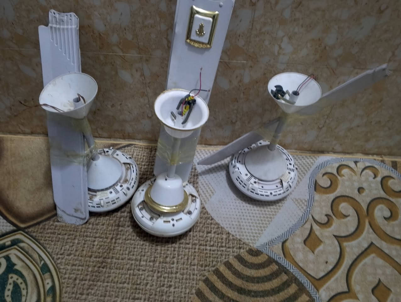 مروح جدريه حجم كبار باله ومروح سقفيه السنيه حي العسكري ***********
