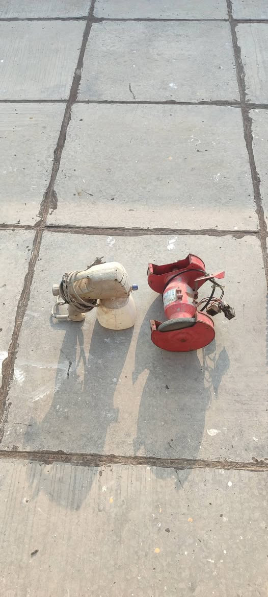 السلام عليكم
ماكنة لحام بلغاريا شرط الفحص ٢٥٠ الف ترهم مال محل
ماطور رش صبغ ٢٠ الف شرط الفحص 
ماكنة حد ٣٠ الف شرط الفحص 
ناثورة ١٠ الف 
***********
