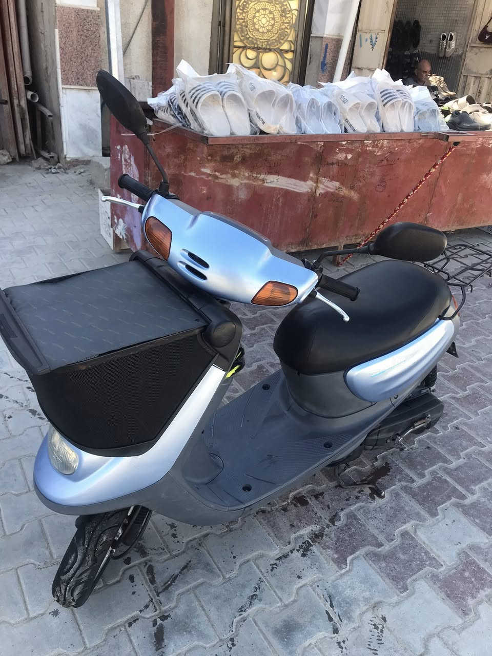 السلام عليكم
منغولي 2007 جديده 
يوم 10/2 طلعتها من حاويه وصلها موجود
دراجه جديده مثل ما موضح بالصور ومكينه ناعمه وماكو صوت 
العنوان كربلاء حي المعلمين 
السعر 975 الف 
***********
