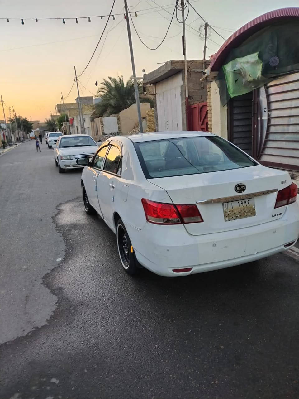 بيوايدي الفين13جي3 فول فول موصفات فتحه وشاشه سياراه حلوه ونصبته تخبل بس بيه تنقيص بلدهن لا تبخير ولا دخان بس تنقص دهن بيه4 تايرات بلجيس قبل شهر شادهن  ويل اسود بلجيس سياره خير من الله مال جناي سياره رقمه ميسان ورقم مميز حلوه سياره مكانه واسط الكوت المركز ابو التحويل من الكوت هم الرجال يريد يحول والسعر50 وبيه مجال لشراي اي استفسار انتصل على رقمي***********
