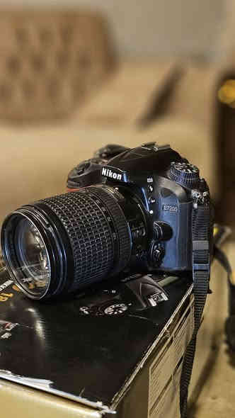 كاميرا نيكون d7200 مستعمله نظيفه كلش استخدام شخصي الشتر مواصل 35 الف
وياه عدسه 18-140 vr  تدعم الفوكس اوتو و منول 
تدعم ال wifi  و تحكم عن بعد 
ويا كريب للكامره و درع جلاتيني 
كامره نظيفه و مواصفاته حلوه بيه ميزات هواي 
للتواصل على رقم واتس ماعندي توصيل محافضات متواجد بغداد 
***********
