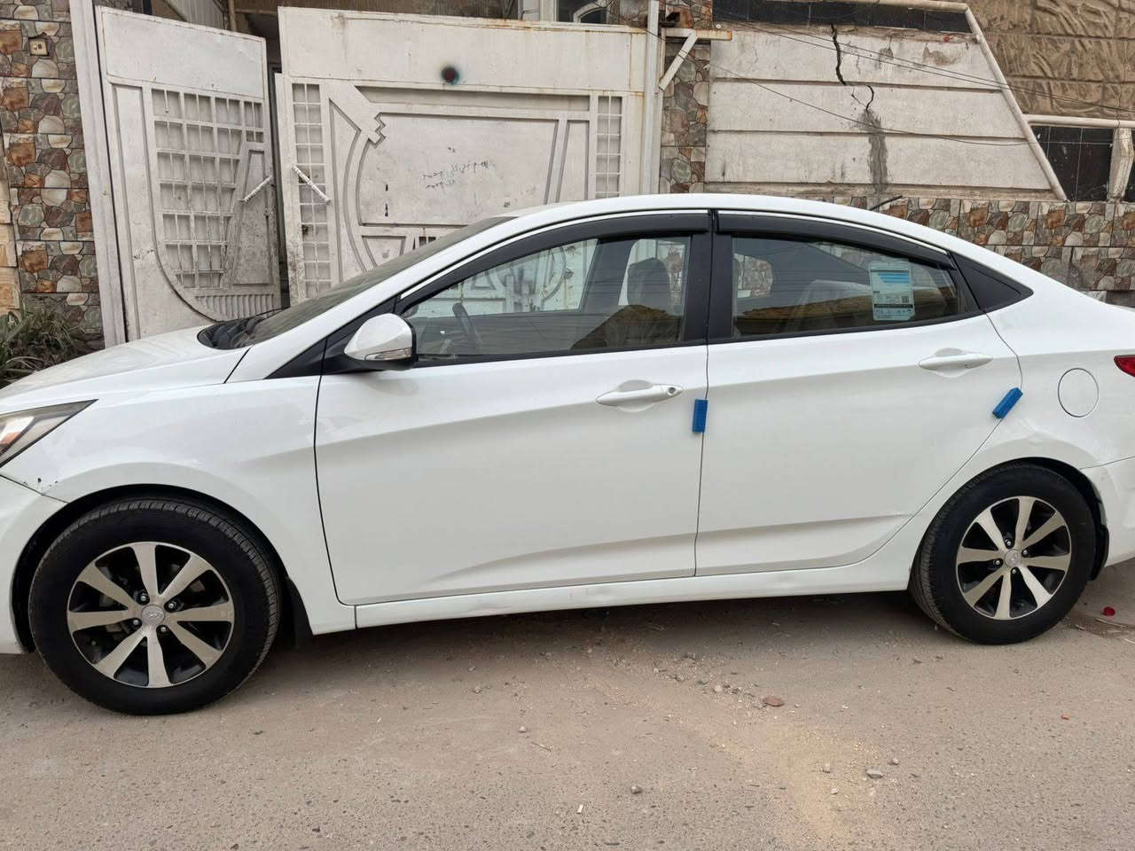 السلام عليكم اكسنت ١٥ سيارة كفاله عامه شوي صبغ بالدوسه سونر موجود جاهزه خير من الله باسمي مكانها بغداد مكينه ١٦٠٠ ماشيه ١٠٩ رقمي *********** السعر ١١٥ بيهه مجال
