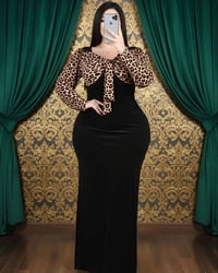 جديدنا  فستان نمري قديفة يجنن  قياس XL-2x-3x  السعر ٢٠ الف وتوصيل ٥ كل...