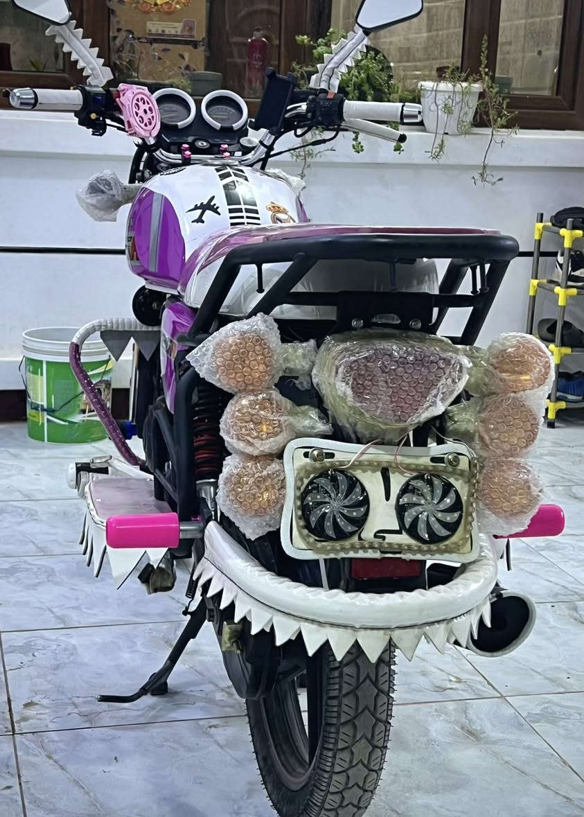 دايوان موديل 23 دراجه نضيفه نظافه فول ومجبزه 
دراجه اي نقص مابيها أورق كامله سحب مو اصولي 
اسبانه ما ممدود عليها 
مكينه 150 
مكاني ديالى شهربان 
منطقه سريحه 
والشراي بي خير ويدلل 
الاستفسار ***********
