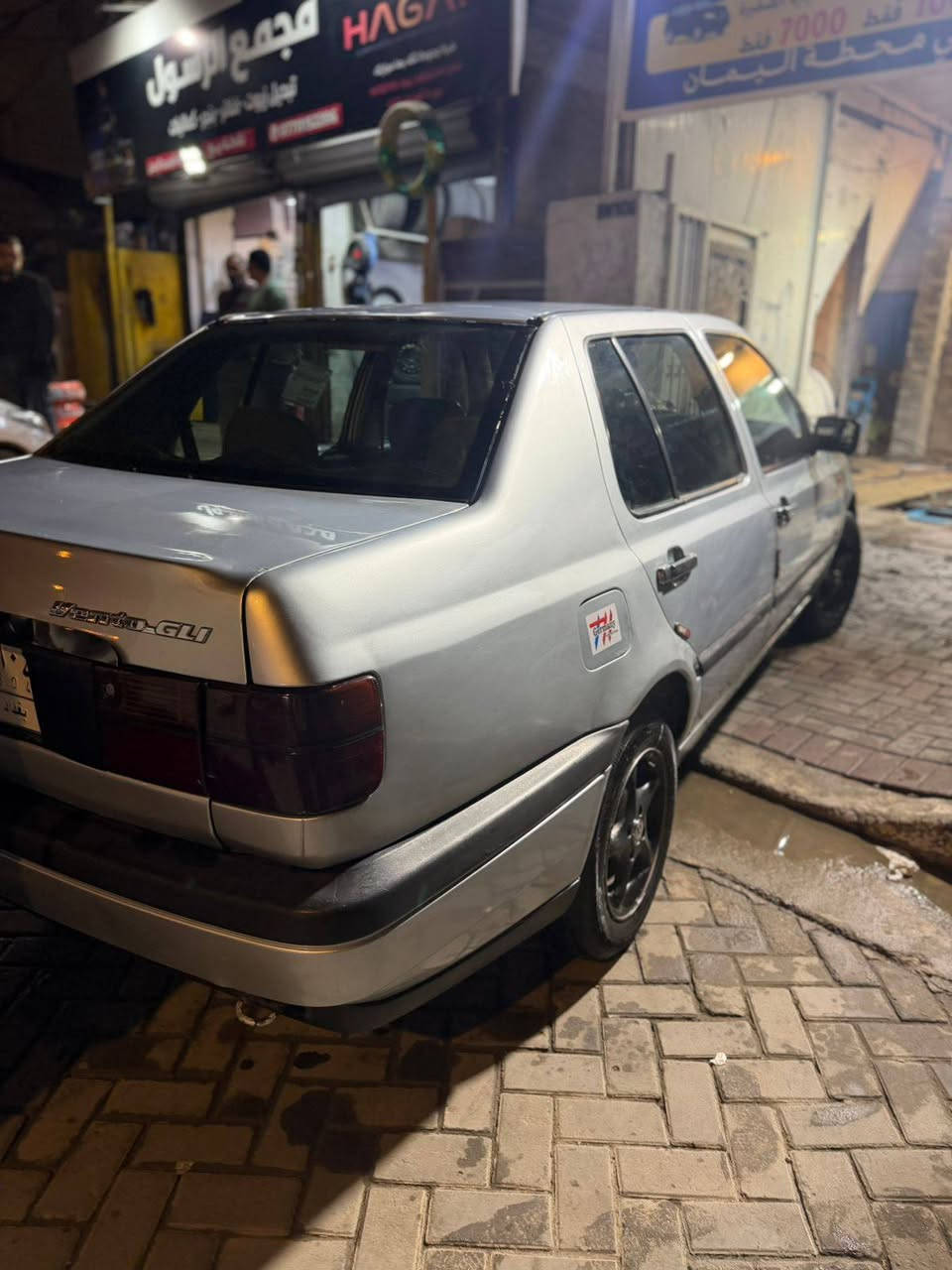 سيارة ڤينتو موديل ٩٢ سيارة جاهزة وشغالة مافيها نقص تبريد شغال محرك گير مبلغ جديد السعر ٥٠ وبيه مجالل

 للتواصل  ***********
