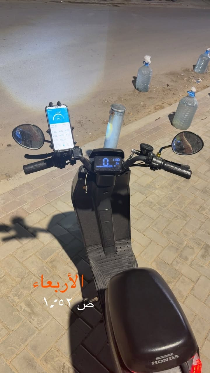 سلام عليكم اخوان دراجتي للبيع honda sundero s08 
الدراجه معتني بيهه اعتناء خاص وممعاملهه كدراجه شحن .نبلش بالتفاصيل
١.دراجه مبدله بطاريتهه ببطاريه طلب خاص ليثيوم فوسفات الحديد من صين ٣٥ الف ملي امبير ٤٨ فولت شرط تمشيك ٩٠ كيلو اقل شي مربوطه بنضام بي ام اس عله بلوتوث تعرف كل تفاصيلهه من تلفون

٢. مغلفه تغليف كامل ppf افلام حمايه اسود شذرة كاربون فايبر للحمايه من الشخط وضربه  يم احمد الربيعي والي يعرف هل مركز يعرف شقصد بالتغليف

٣.دبلات رياضيه mkz هيدروليك وغاز يعني طستهه كلش حلوه

٤. ستاند رياضي صفح ومفصل الهه ستاند تعليك تفصال خاص 

٥. مري كاربون فايبر وقاعدة تلفون اصليه وكفر قناع شاده بالخلف 

٦. جهاز جي بي اس تتبع موقع للدراجه شادلهه

٧.جهاز كيج قياس ضغط اطارات على شاشه 

٨. باقي الدراجه كلهه نضيفه وجديده وعله ايدي من دسكات وهيكل وكلشي معتني بيهه عنايه حلوه ونضافتهه ١٠٠٪؜ عده فطره خفيفه بالكفر كلش بسيطه ومصلحه بطول نص سانتيم  جوه التغليف يعني اصلا ممبينه … رجاء اخوان لحد يقارنهه بدراجه عاديه لان مصروف عليهه هوايه  سعرهه مليون و٨٠٠ الف وبيه مجال للشراي مكاني بغداد شارع الربيعي


**إذا كنت صاحب هذا الإعلان وتريد حذفه لأي سبب، رجاءا أرسل رسالة إلى الدعم الفني**