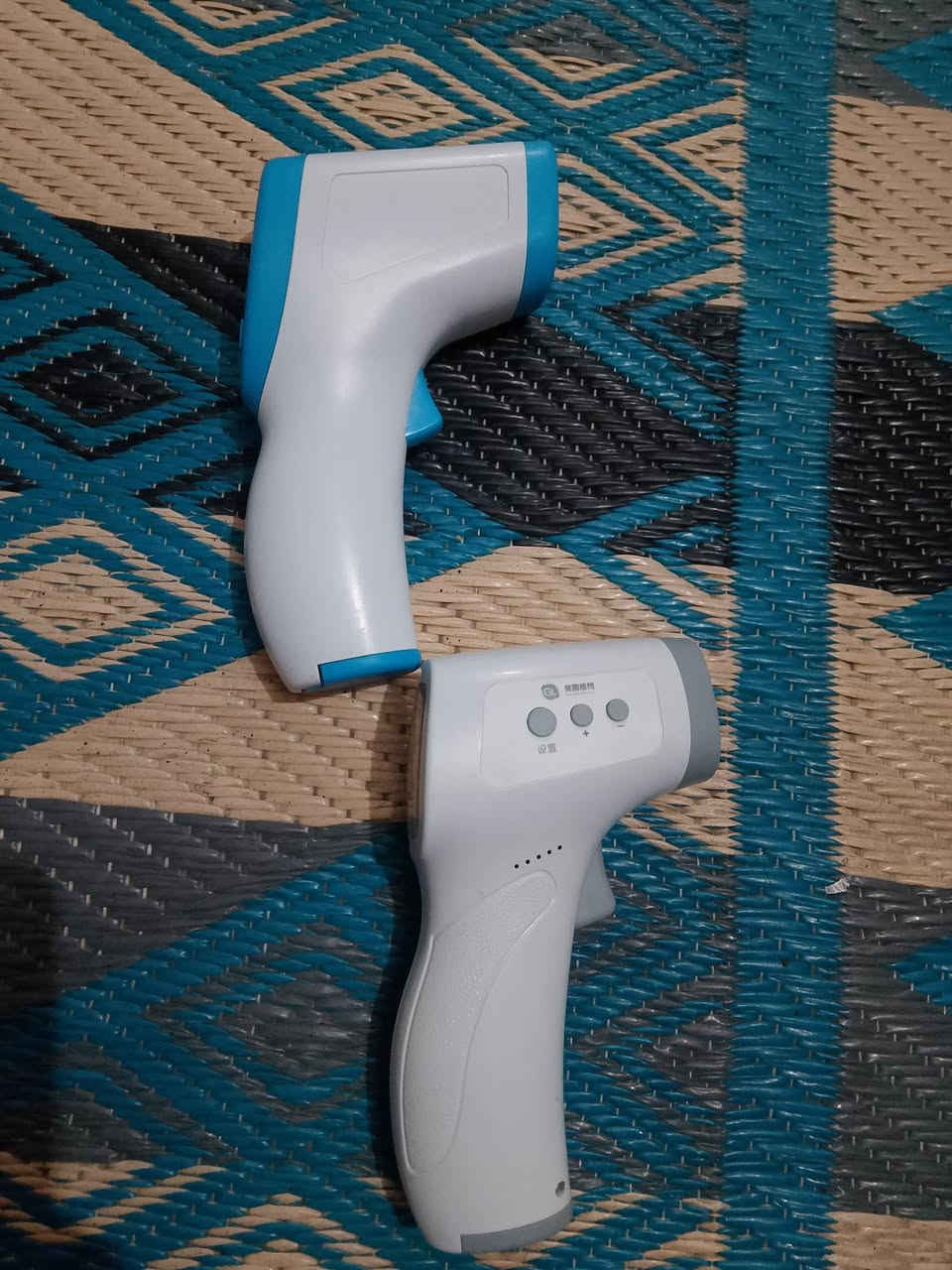 السلام عليكم طلع لي هذني القطعتين ما اعرف هذا شني سعرهن اثنيناتهن  خمسه عنوان بغداد مدينه الصدر***********
