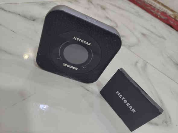 راوتر نتكير m1 لكل شبكات كات 16
سبب البيع وصلني الضوئي سعر 65 وبي مجال 
*********** واتس.. يوجد توصيل لكل العراق
