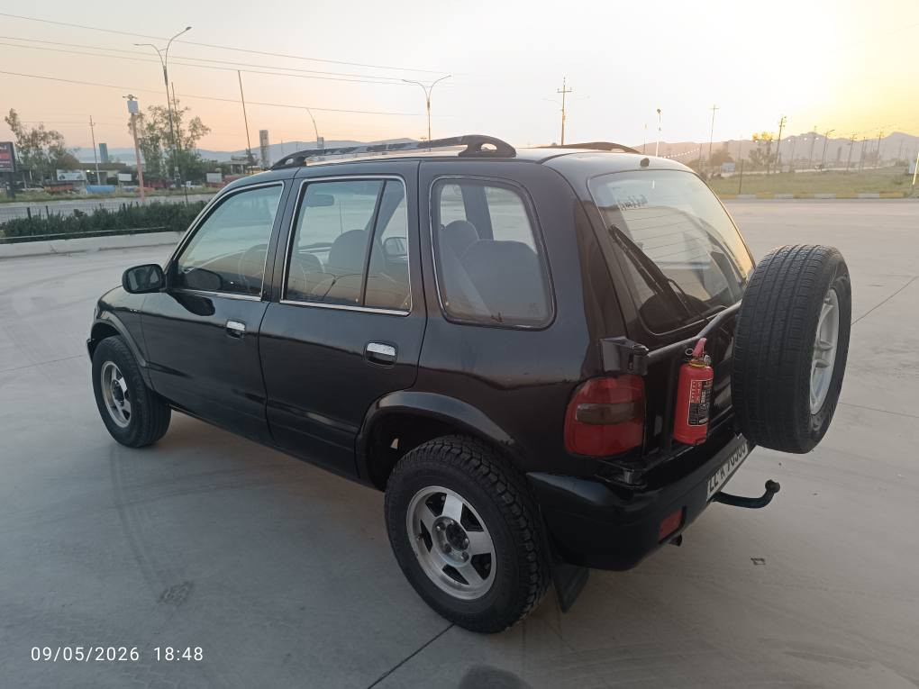 مؤديل 2000 
مه كينه 16 و به خ 
گير تؤماتيك+ گير و ده بل اكسل به شه رت 
سه نه وى ساليكى ماوه به سه ر چيت 
بى  ده عمو لى دران 
كامل بؤياخ له سه ر ساخى بؤ جوانى 
كامل كاره بايي مه زبوته 
هه مو گيانى به شه رت 
نرخى 49 گه و كه ميك معامه له 

***********
*********** رانية, السليمانية
