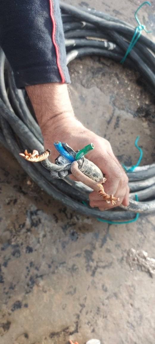 السلام عليكم عندي هذا الكيبل ابو اربعه طول ٢٣ متر العنوان الزعفرانيه ***********
