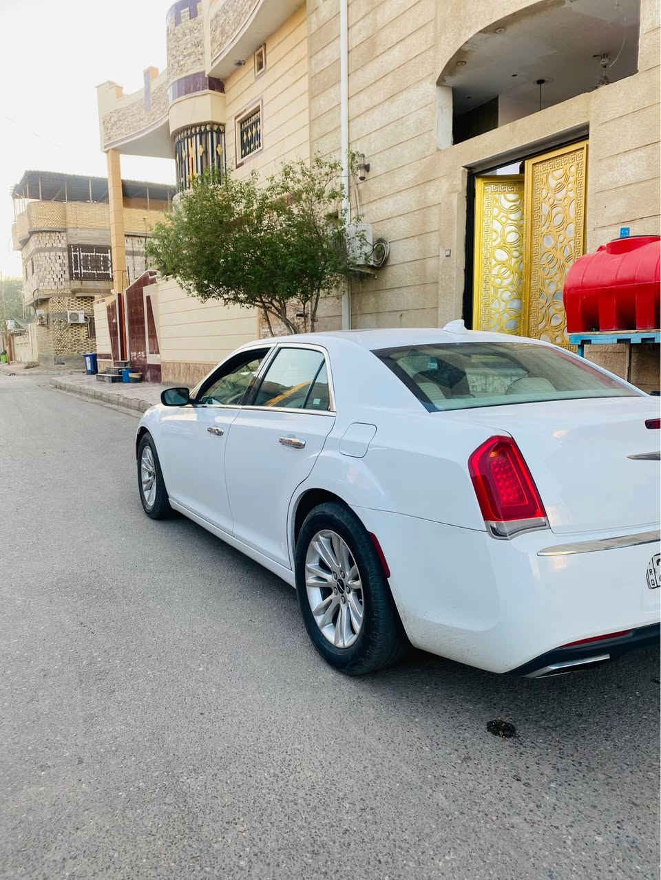 اوباما موديل ٢٠١٥ فئة c فول مواصفات 
رقم ذي قار الدولي 
ضررها الباب الخلف السائق مبدل اصلي نفس اللون 
دواخل بيجي 
السيارة جاهزة من كل شي ب اسمي تحويل 
السعر ٢١٥ وبيها مجال 

العنوان : البصرة 

*********** البصرة, العراق
