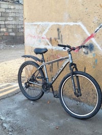 بايسكل برازيلي مال استعراض  البايسكل متعوب عليه جان متروك وهيه اريد اب...