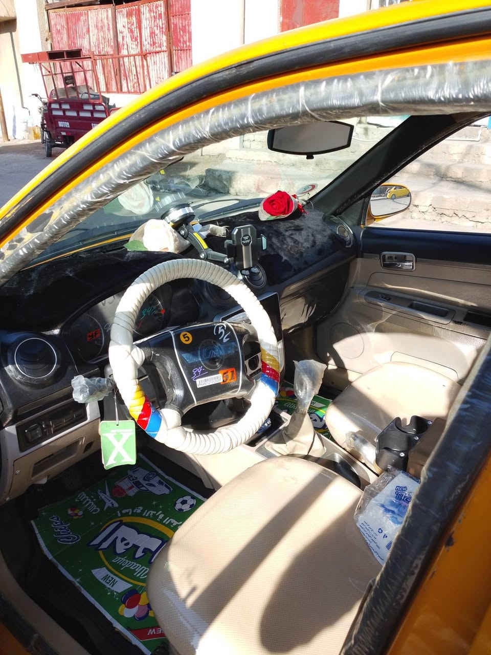 السلام عليكم سي كي موديل 2012  رقم انكليزي هيئة غرامات صفر مكينه كير  شرط كابون ورقي اني شرعي وكاله تحويل صبغ حزم تلقيطات معجون طخم كدام جديد مشط ستيرن بور جديد جاهزه السياره  السعر 43 وبيها مجال لطيبين *********** بيه واتساب
