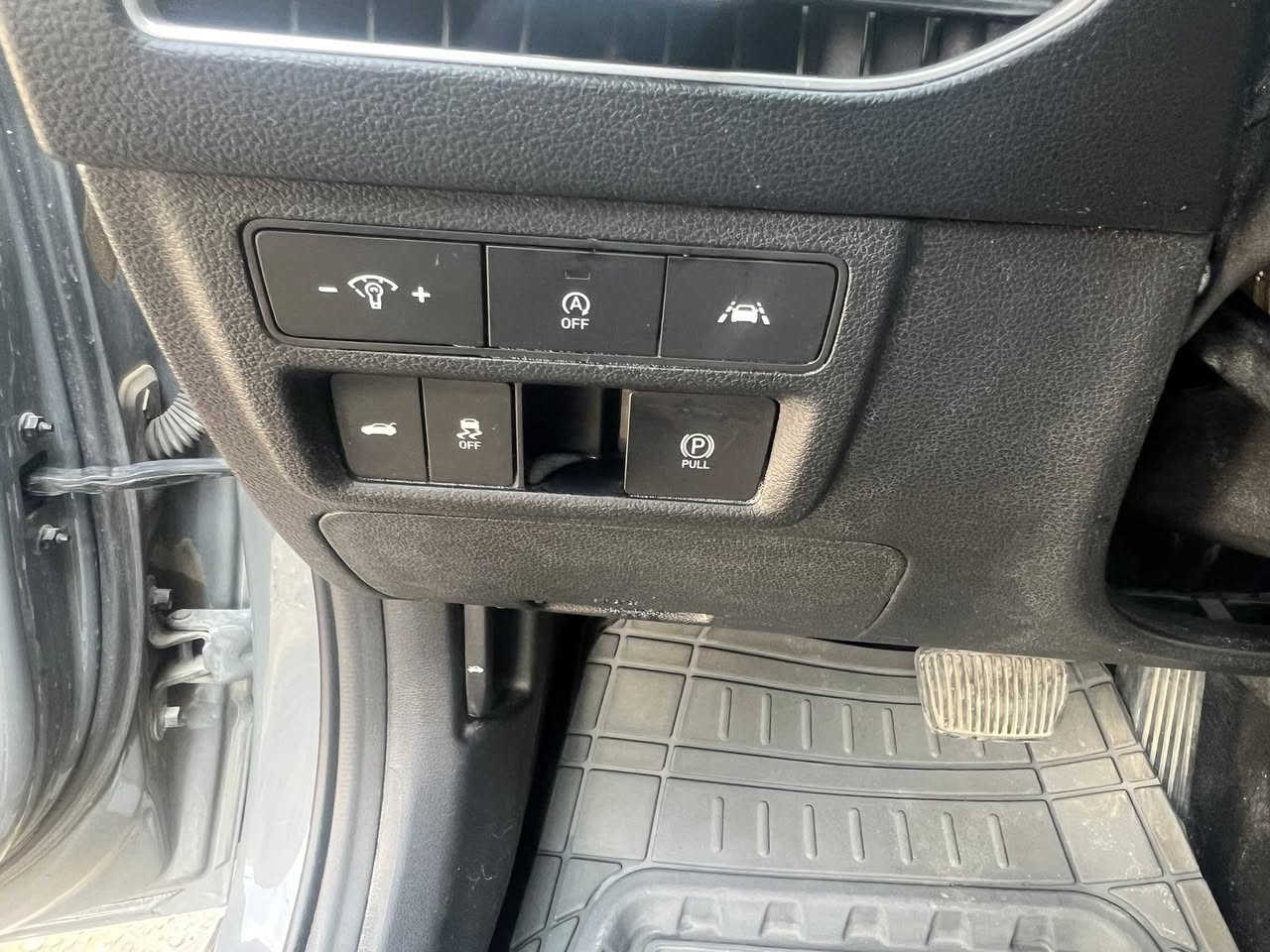 ٢٠٢١ رقم جديد محرك ٢٥٠٠  بدون داخل بدون ايرباك بدون شاصي شرط سعره ١٥٥ استفسار *********** فديو داخل منشور توضيح صور حادث
