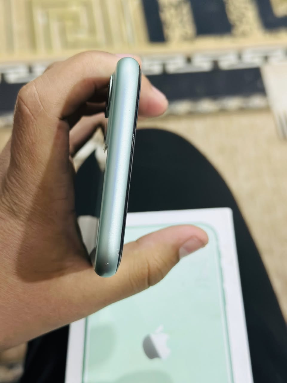 السلام عليكم جهاز أيفون ١١ عادي للبيع نضيف جدا فقط شخوط خفيفة بل شاشة ما مبينة الباقي كلة بلادي لا مفتوح ولا مصلح بطارية ٨٤ ذاكرة ١٢٨ السعر ٢٢٥ وبي مجال بسيط العنوان بغداد الرشاد الرقم ***********
