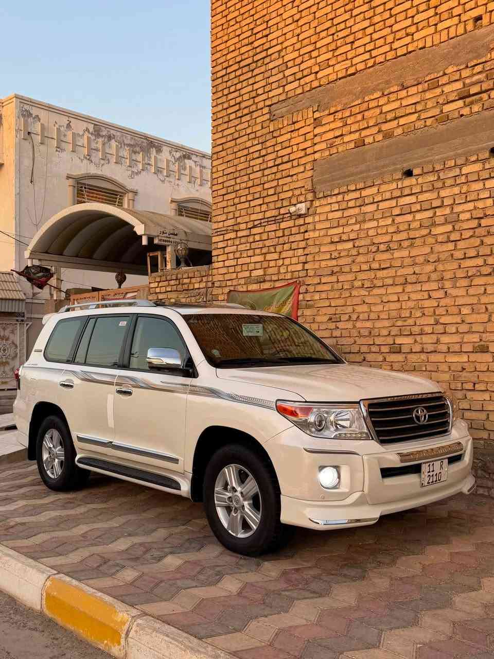 السلام وعليكم للبيع الاندكروز 2014 كفاله عامه V8 .4600 باسمي تحويل ثاني يوم مكان السياره الناصريه *********** / ***********

