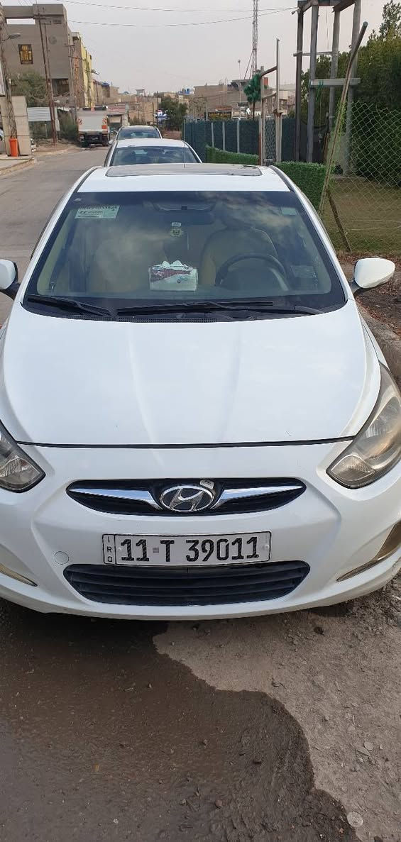 سيارة هونداي اكسنت 2012 خليجي محرك 1600 الشركة العامة تبريد تدفئة بيها صبغ بالدوسات وبارد بالجاملغ صفحة السايق بدون دواخل موجود عطل بالمحرك 
المكان البلديات 
رقم الاتصال ***********
السعر 95
